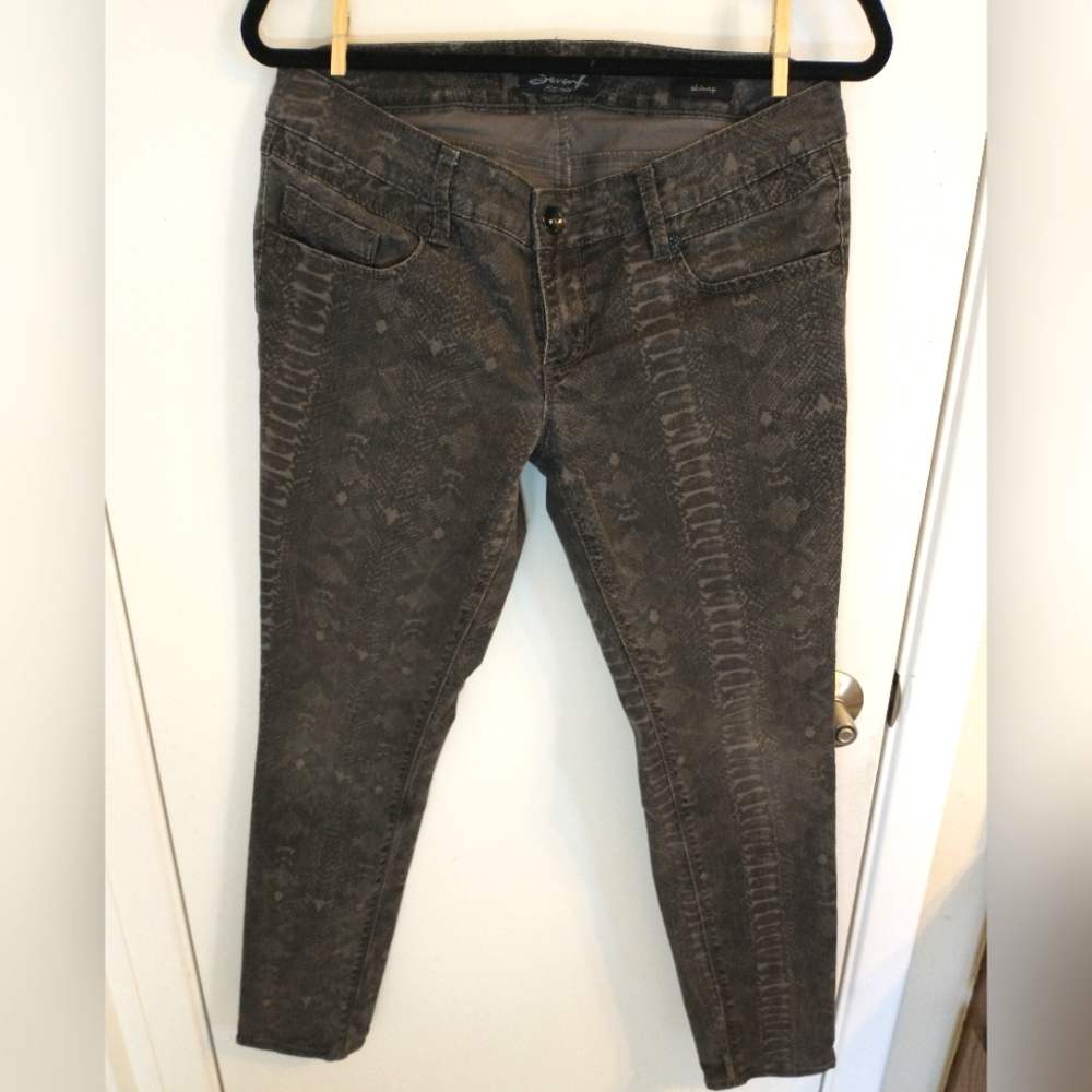 Women's Size Seven7 Skinny Jeans Snake Print Charcoal/Gray